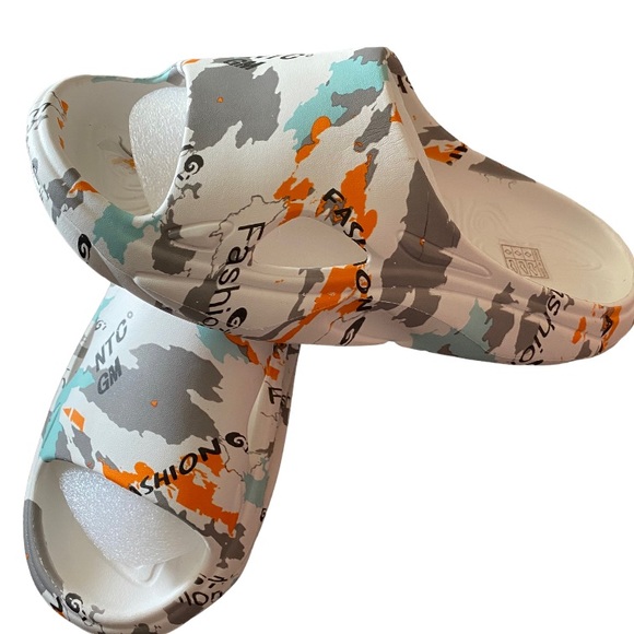 White w/multi color design slides - Picture 3 of 4